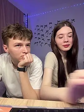 CoddleWeeper  online show from March 2026 05:41:02 PM