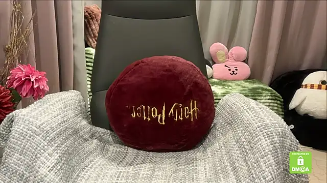 Unique-Beauty online show from December 2025 05:06:01 PM