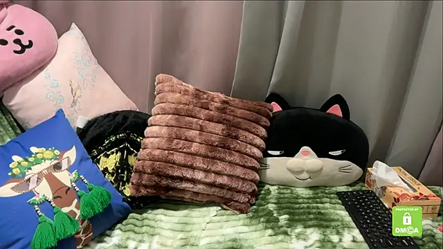 Unique-Beauty online show from November 2025 04:29:01 PM