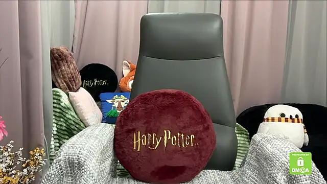 Unique-Beauty online show from December 2025 05:04:02 PM