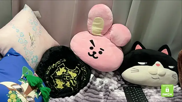 Unique-Beauty online show from November 2025 04:51:02 PM