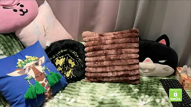 Unique-Beauty online show from November 2025 04:40:01 PM