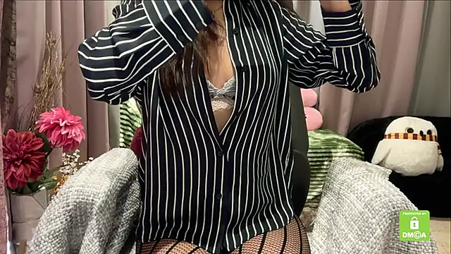 Unique-Beauty online show from December 2025 09:01:01 AM