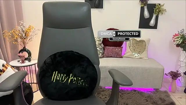 Unique-Beauty online show from April 2026 06:12:02 PM