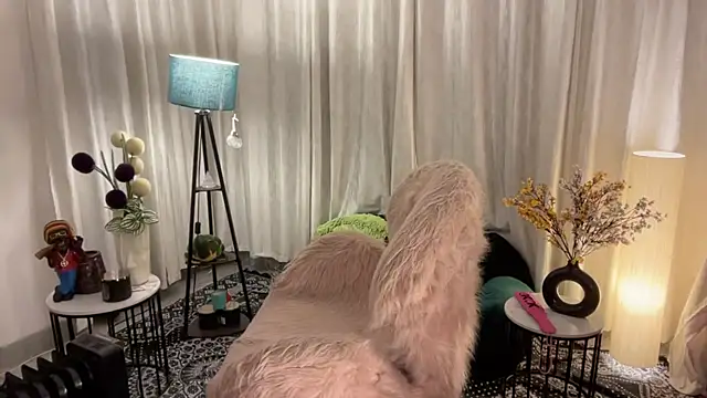Unique-Beauty online show from February 2025 04:50:02 PM