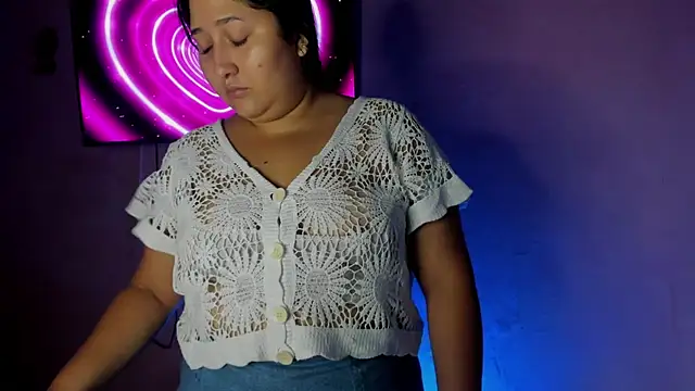 cherrycurvyyy online show from February 2026 12:46:02 PM