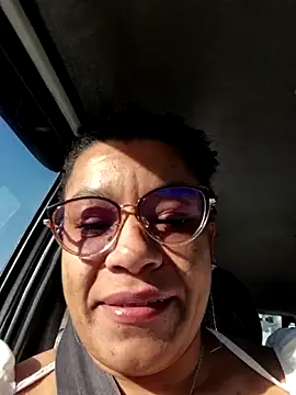 Selket11 online show from December 2025 12:33:01 PM