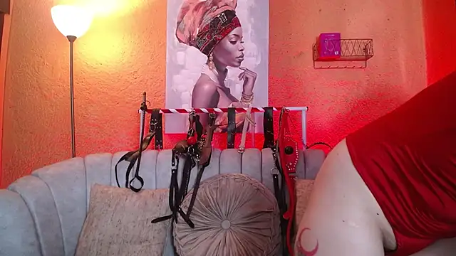 Naty slavedoll online show from February 2026 07:00:02 PM