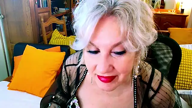 Snapshot of GattonaBiondona chatting on November 2025 05:32:02 AM GattonaBiondona online show from November 2025 05:32:02 AM