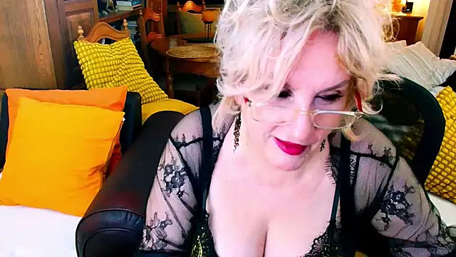 Snapshot of GattonaBiondona chatting on November 2025 09:30:01 AM GattonaBiondona online show from November 2025 09:30:01 AM