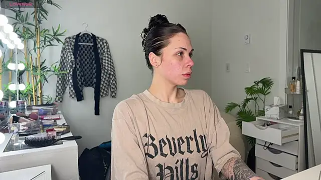 NattyFierros online show from April 2026 08:10:01 PM