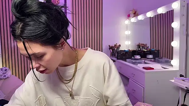 NattyFierros online show from November 2025 11:03:01 AM