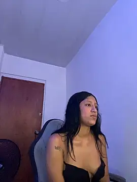 Boypolla11 online show from November 2025 03:33:01 PM