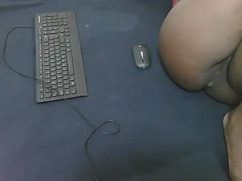 lella-0 online show from February 2026 05:46:01 PM