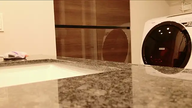 Snapshot of ManaMi-maru chatting on October 2025 01:10:01 PM ManaMi-maru online show from October 2025 01:10:01 PM