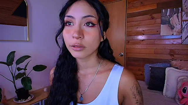amber curly online show from May 2026 07:50:02 PM