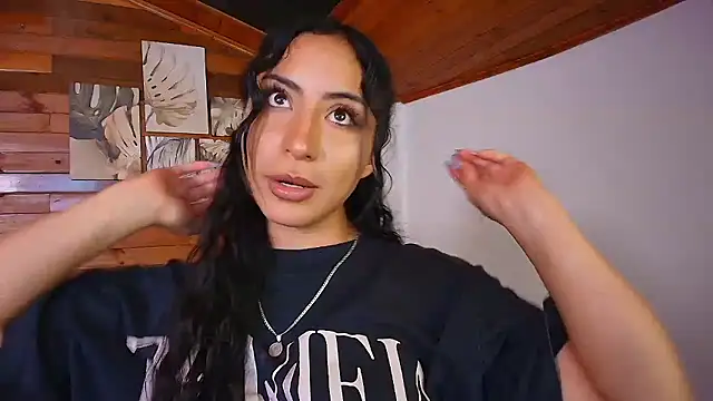 amber curly online show from January 2026 09:10:02 PM