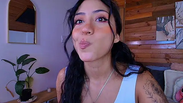 amber curly online show from June 2026 08:41:01 PM