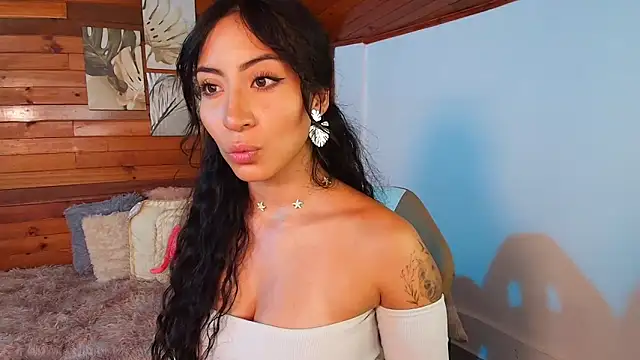 Snapshot of amber_curly chatting on October 2025 09:35:01 PM amber curly online show from October 2025 09:35:01 PM