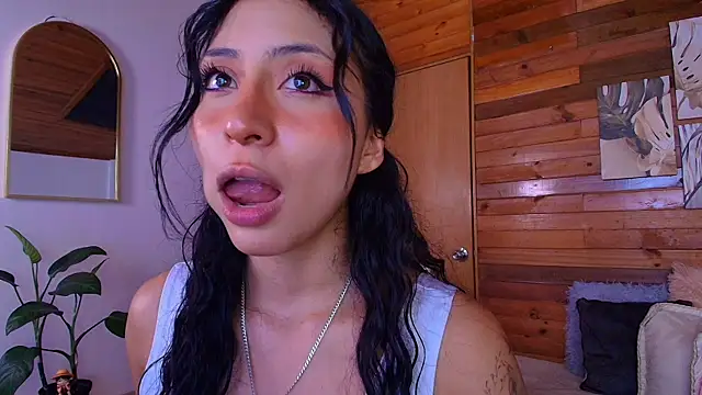 amber curly online show from July 2026 09:25:01 PM