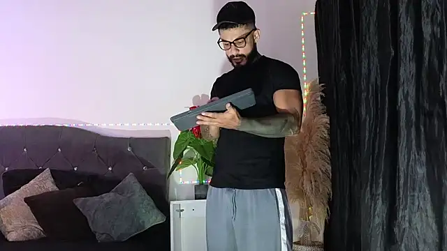 john cartter1 online show from April 2026 12:12:02 PM