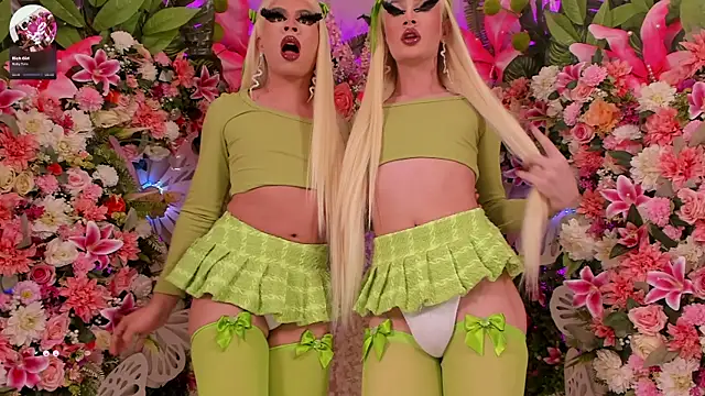 Snapshot of AlisonSharon chatting on March 2025 02:09:02 AM AlisonSharon online show from March 2025 02:09:02 AM