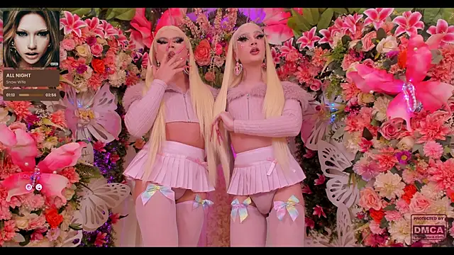 Snapshot of AlisonSharon chatting on September 2025 08:05:01 PM AlisonSharon online show from September 2025 08:05:01 PM