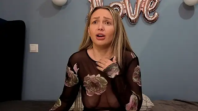 Snapshot of AnnaMaee chatting on February 2025 03:26:02 AM AnnaMaee online show from February 2025 03:26:02 AM