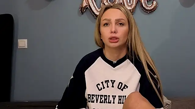 Snapshot of AnnaMaee chatting on March 2025 02:30:02 AM AnnaMaee online show from March 2025 02:30:02 AM