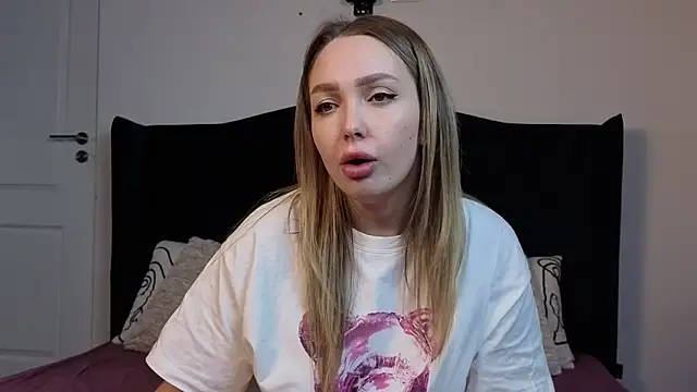 AnnaMaee online show from February 2026 10:43:02 PM