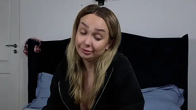 AnnaMaee online show from November 2025 08:31:02 PM