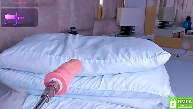 Snapshot of Eris_Rose chatting on November 2025 08:12:01 PM Eris Rose online show from November 2025 08:12:01 PM