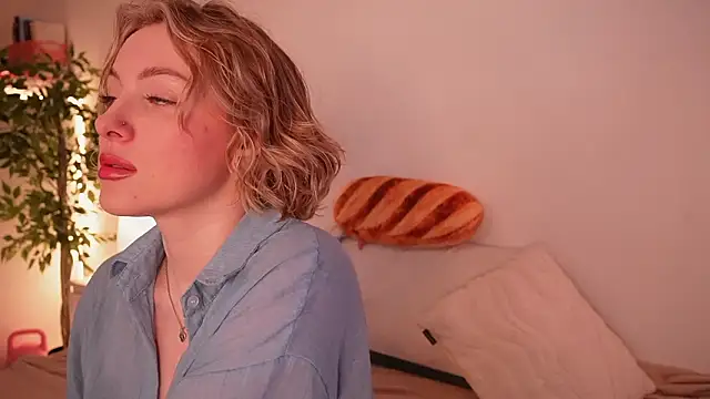 kris69kiss online show from March 2026 01:05:02 PM