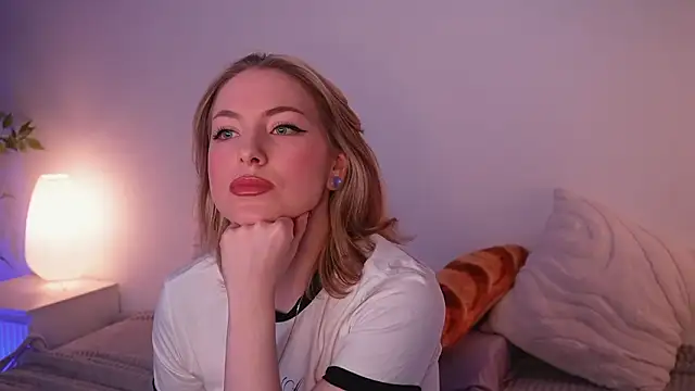 kris69kiss online show from February 2026 01:07:02 PM