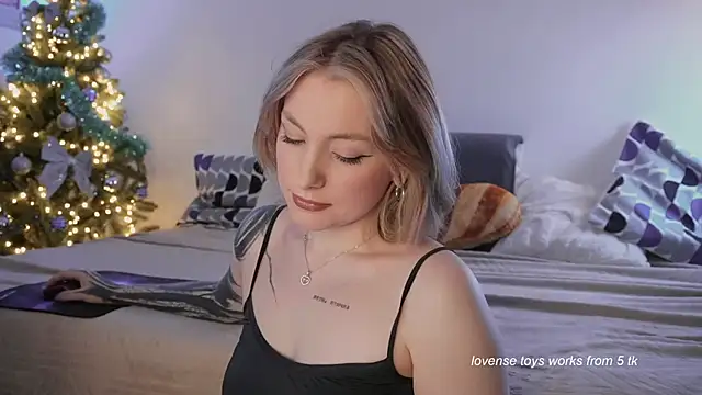 kris69kiss online show from December 2025 03:12:01 PM