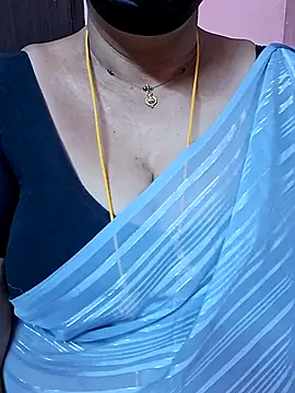 ananya956 online show from February 2026 01:40:02 PM