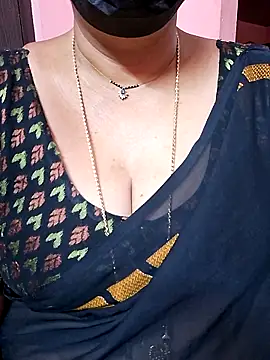 ananya956 online show from November 2025 01:20:02 AM