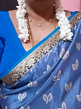 ananya956 online show from June 2026 10:00:02 PM
