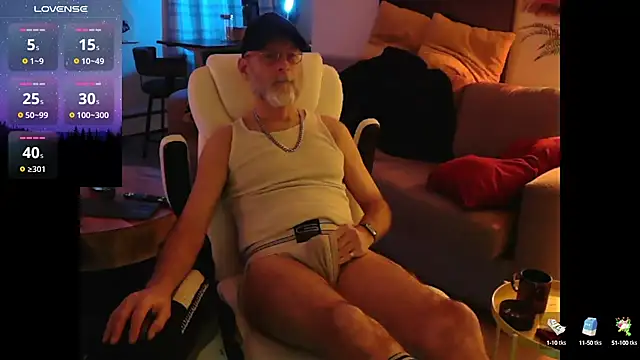 Snapshot of Towndude123 chatting on February 2025 02:06:02 AM Towndude123 online show from February 2025 02:06:02 AM