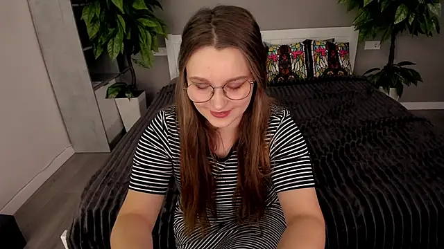 MagicPeachh  online show from October 2025 12:35:02 PM