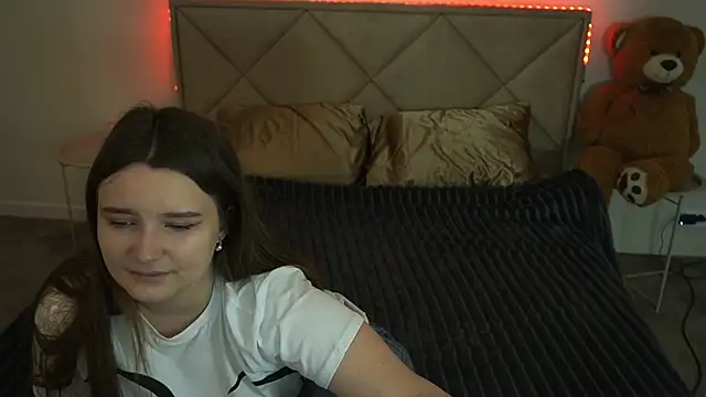 MagicPeachh  online show from May 2026 05:48:01 AM