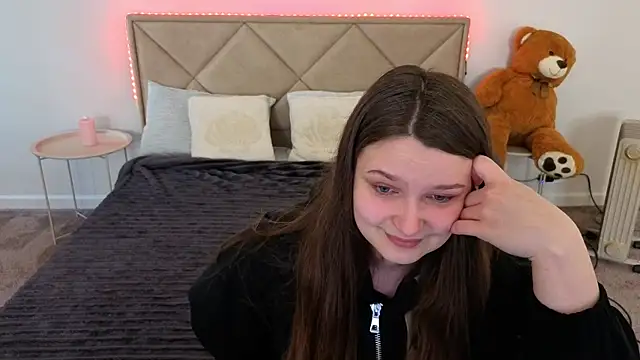 MagicPeachh  online show from April 2026 06:48:01 AM