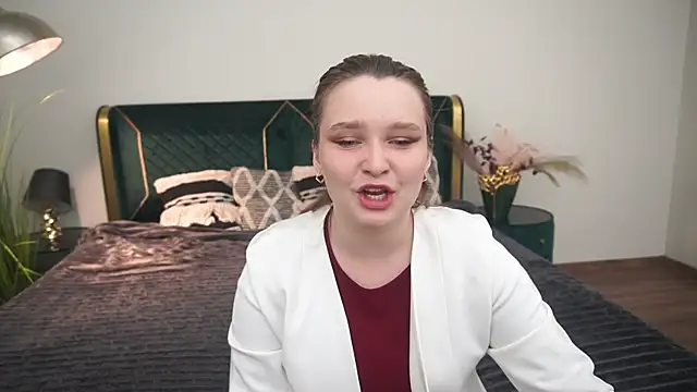 MagicPeachh  online show from July 2026 07:39:02 PM