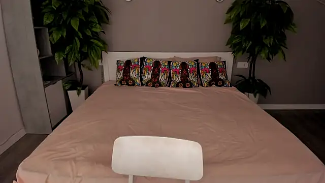 MagicPeachh  online show from September 2025 05:58:01 AM
