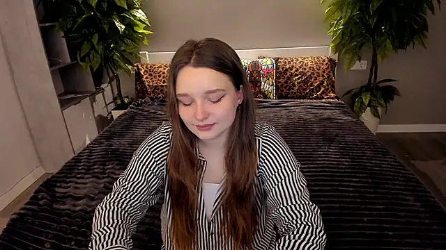 MagicPeachh  online show from December 2025 06:48:01 AM