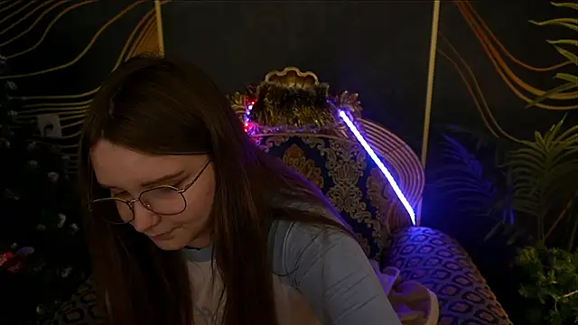 MagicPeachh  online show from January 2025 04:45:01 PM