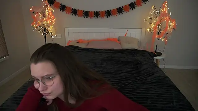 MagicPeachh  online show from October 2025 12:59:01 PM