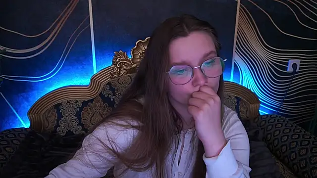 MagicPeachh  online show from November 2025 01:37:02 PM