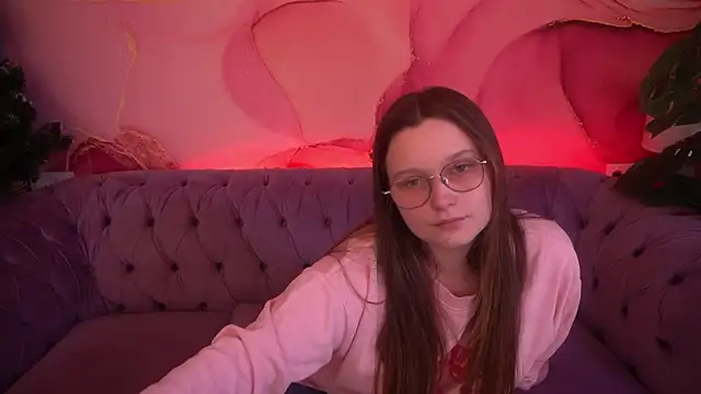 MagicPeachh  online show from December 2025 01:33:02 PM