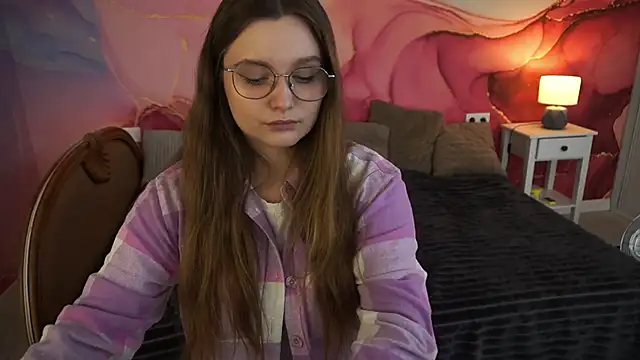 MagicPeachh  online show from November 2025 01:25:02 PM